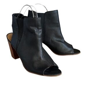 Crown Vintage Black Faux Leather Peep Toe Bootie Sandals Size 10